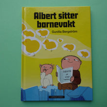 Load image into Gallery viewer, Albert sitter barnevakt

